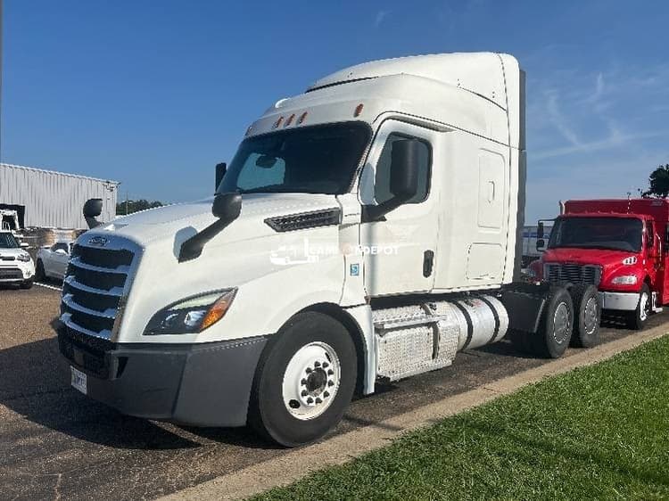 2019 Freightliner T12664ST Sleeper Trucks