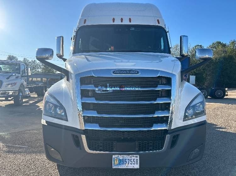 2021 Freightliner T12664ST Sleeper Trucks