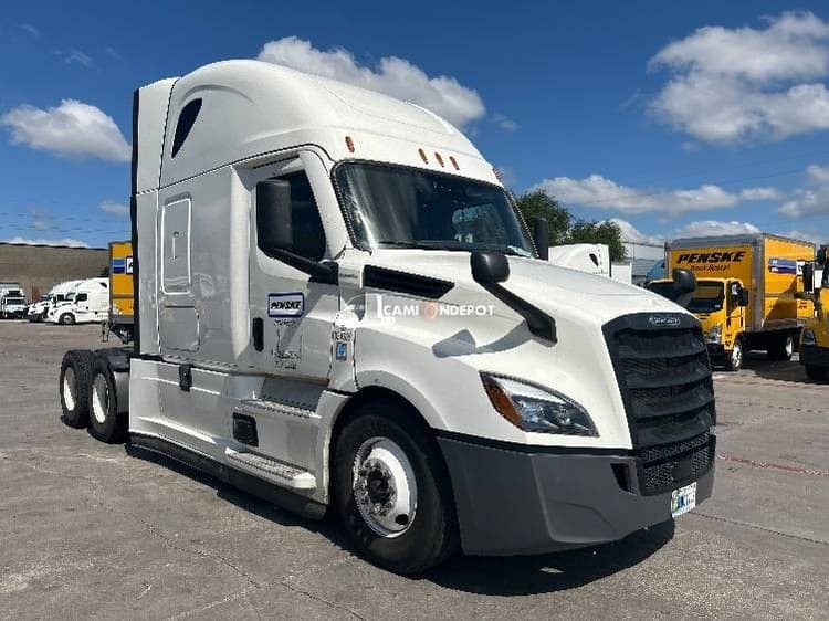 2021 Freightliner T12664ST Sleeper Trucks