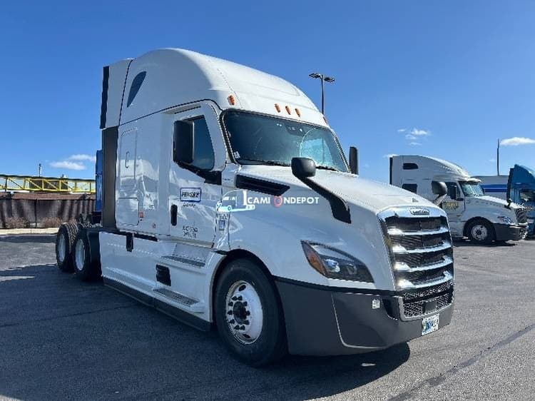 2021 Freightliner T12664ST Sleeper Trucks