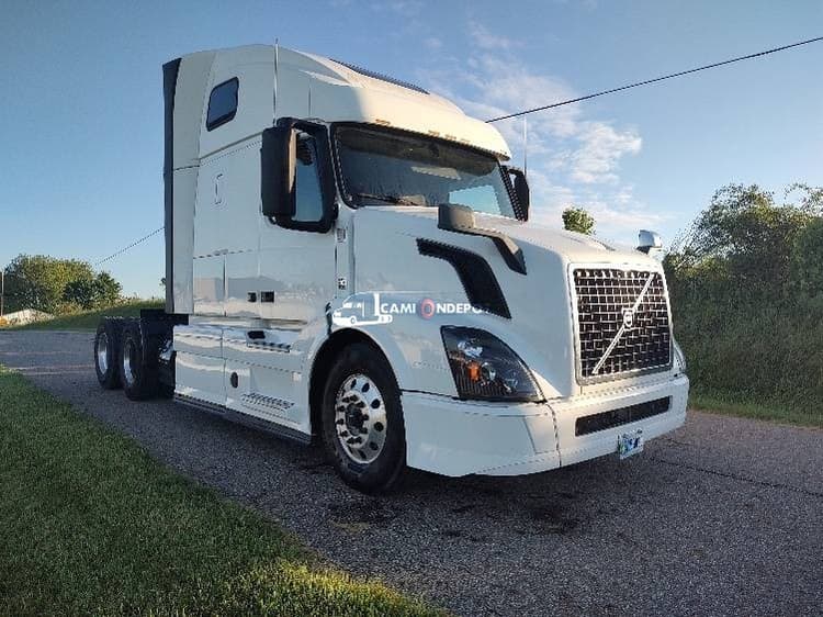 2018 Volvo VNL64T670 Sleeper Trucks