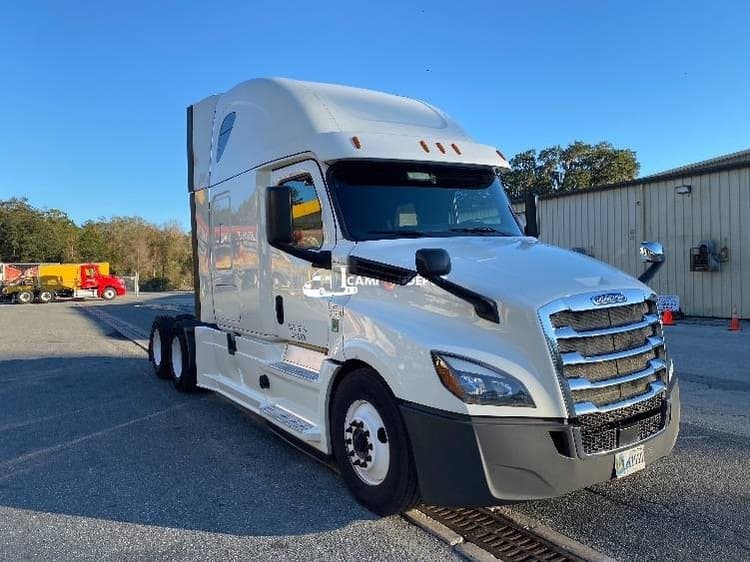 2020 Freightliner T12664ST Sleeper Trucks