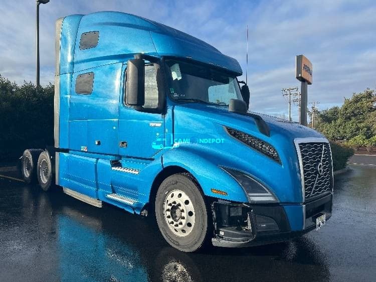 2020 Volvo VNL64760 Sleeper Trucks