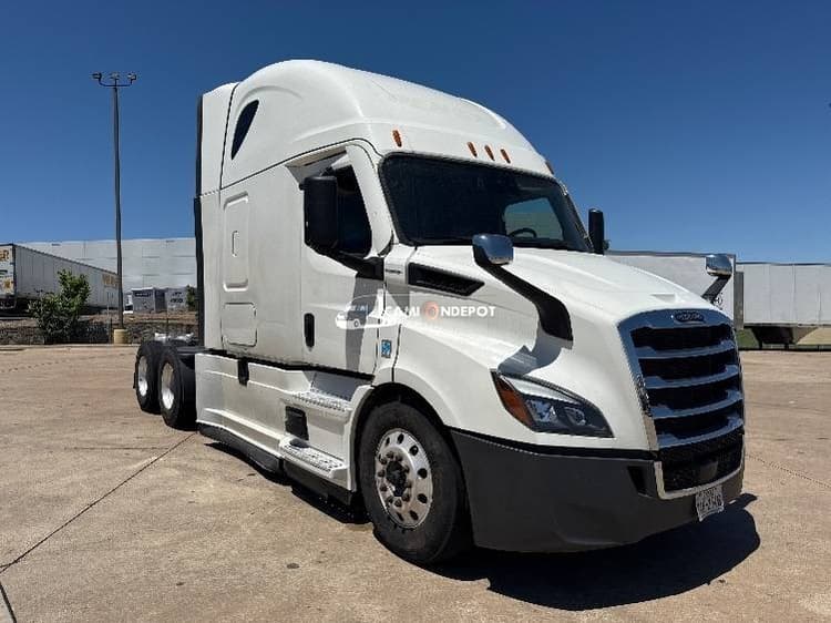 2020 Freightliner T12664ST Sleeper Trucks