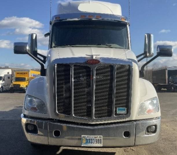 2019 Peterbilt 579 Sleeper Trucks