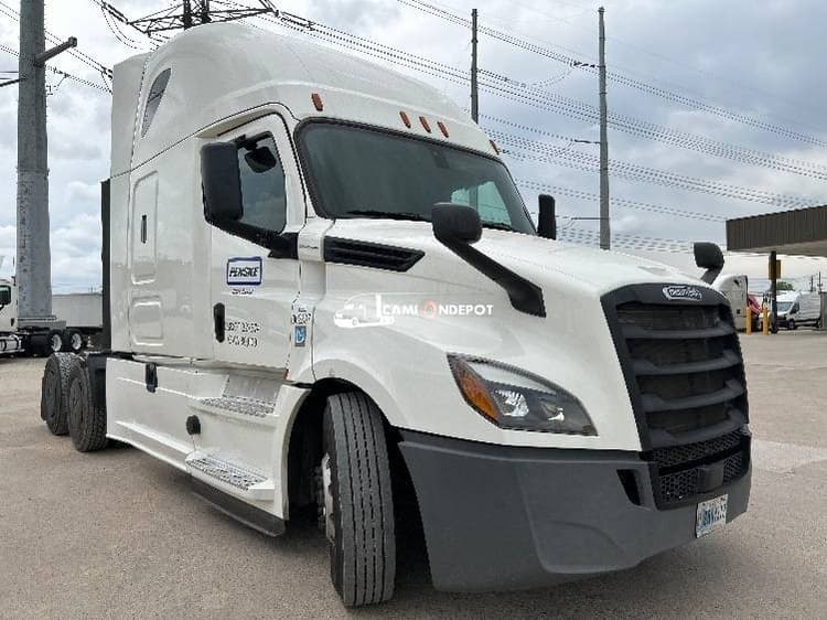 2020 Freightliner T12664ST Sleeper Trucks