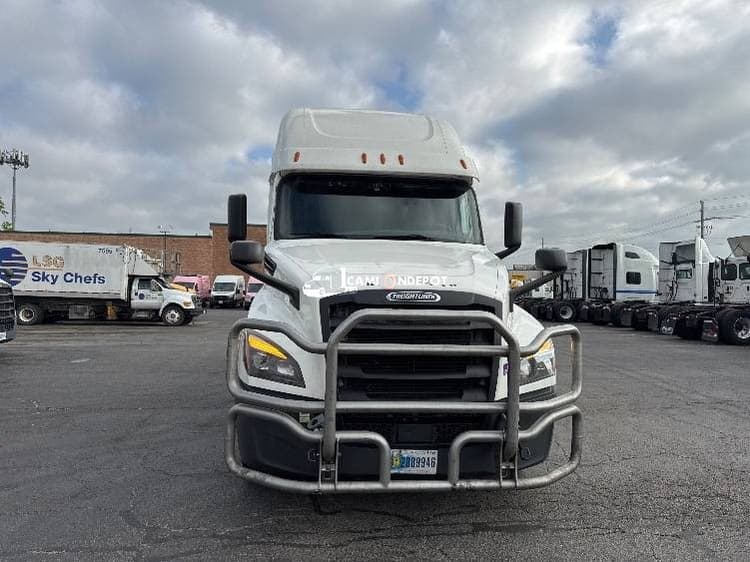 2020 Freightliner T12664ST Sleeper Trucks