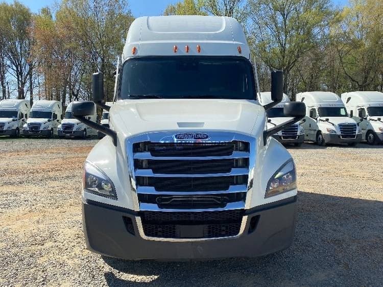 2021 Freightliner T12664ST Sleeper Trucks