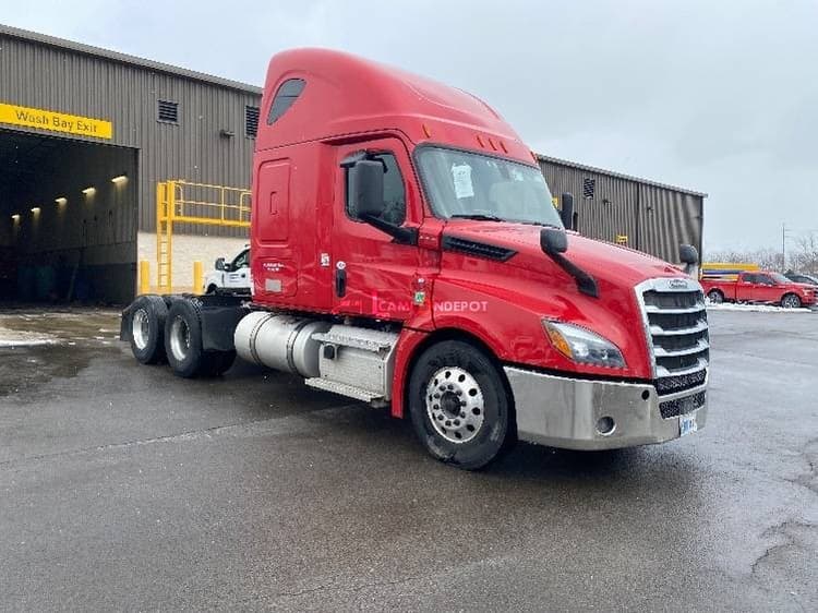 2020 Freightliner T12664ST Sleeper Trucks