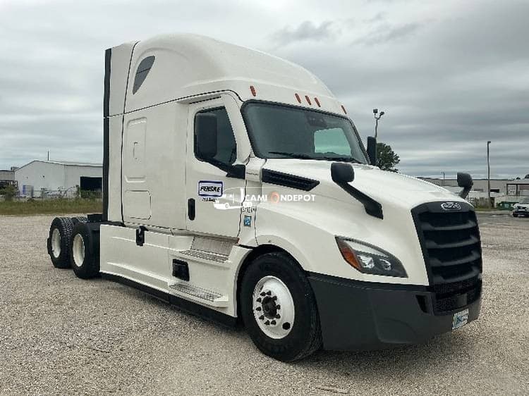 2020 Freightliner T12664ST Sleeper Trucks