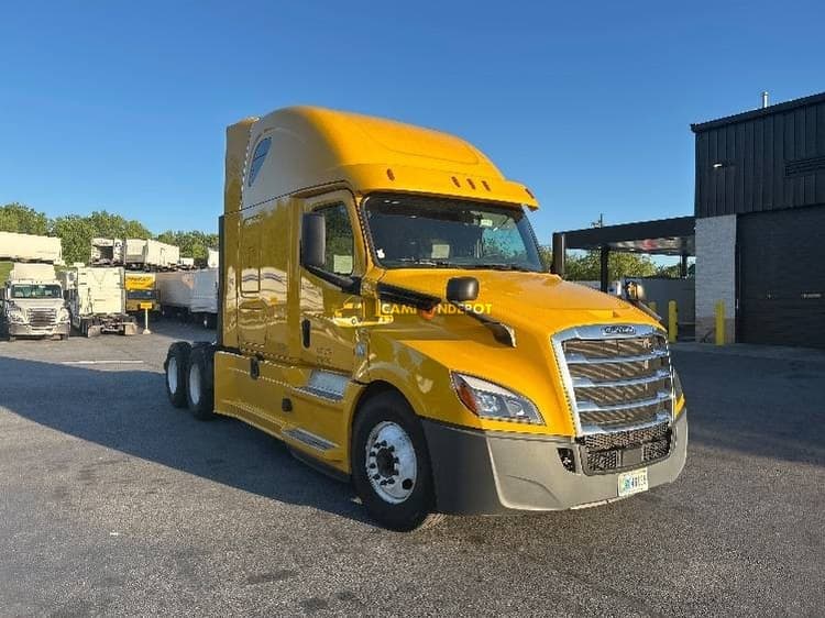 2020 Freightliner T12664ST Sleeper Trucks