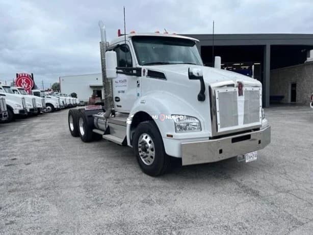 2025 Kenworth T880 Day Cab Trucks