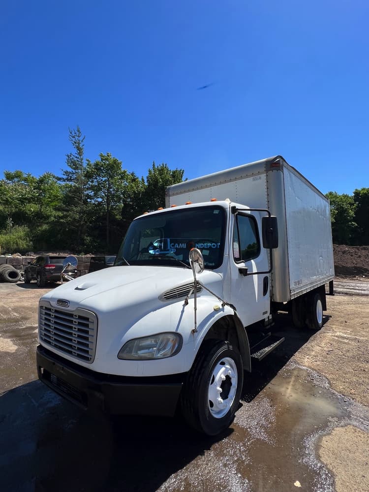 2004 Freightliner M2 Box Trucks