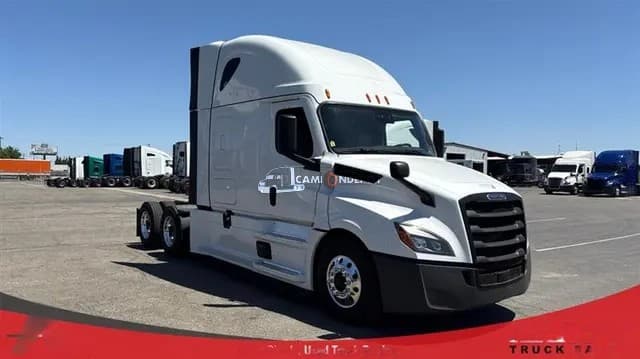 2022 Freightliner Cascadia Sleeper Trucks