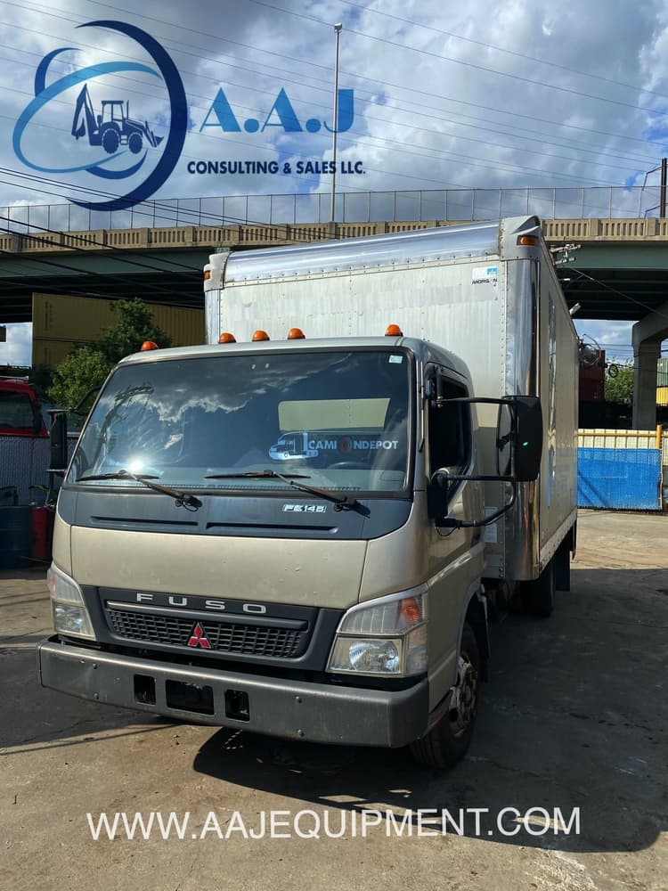 2005 Mitsubishi  FUSO  Box Trucks
