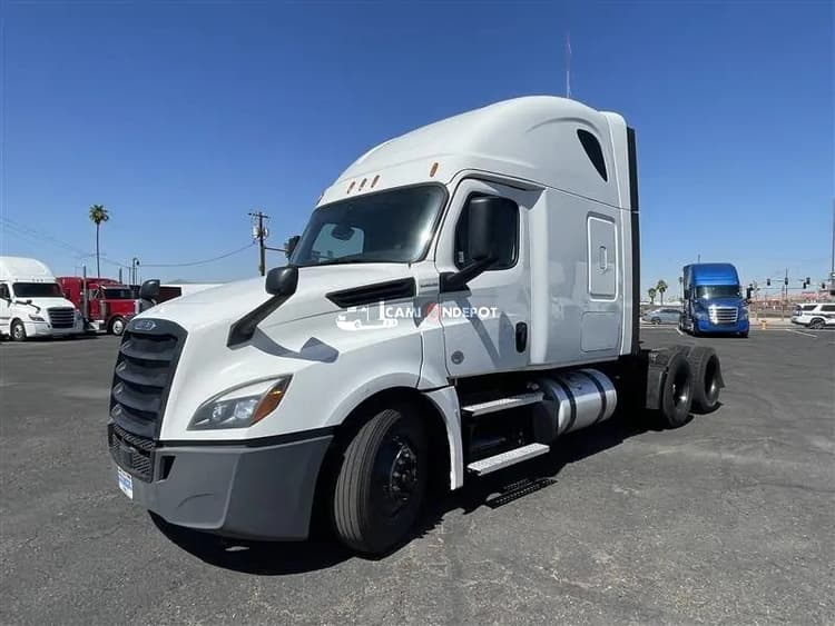 2020 Freightliner Cascadia Sleeper Trucks