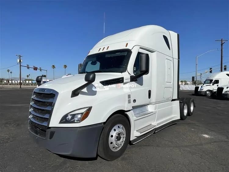 2020 Freightliner Cascadia Sleeper Trucks
