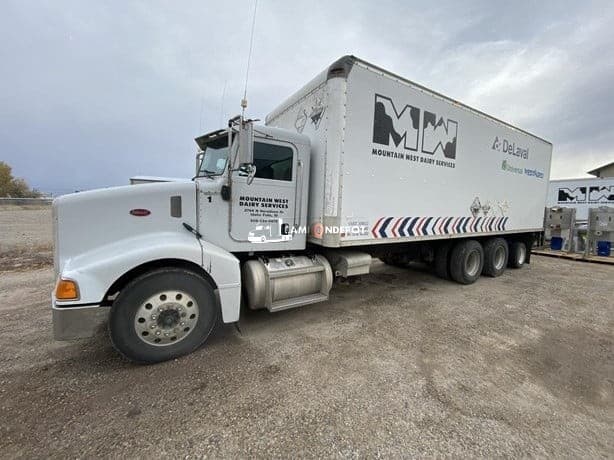 2005 Peterbilt 385 Box Trucks