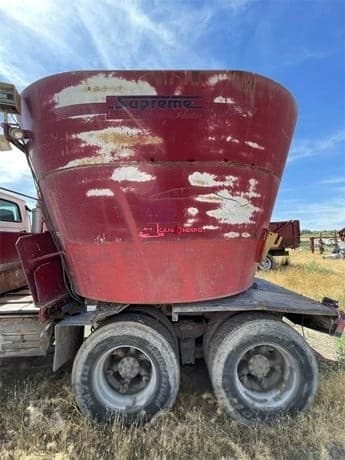 1999 Supreme INTL 700T Other Aggregate Equipment