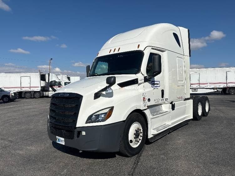 2021 Freightliner T12664ST Sleeper Trucks