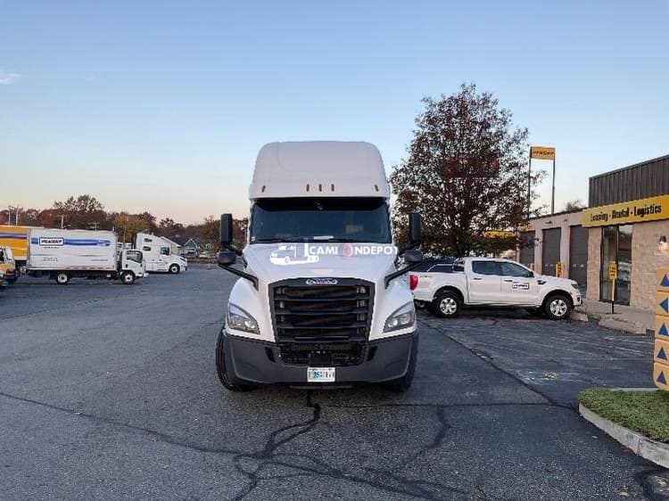 2020 Freightliner T12664ST Sleeper Trucks