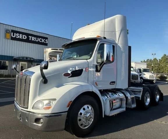 2020 Peterbilt 579 Day Cab Trucks