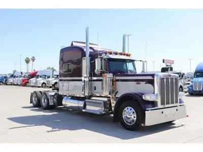 2021 Peterbilt 389 Sleeper Trucks