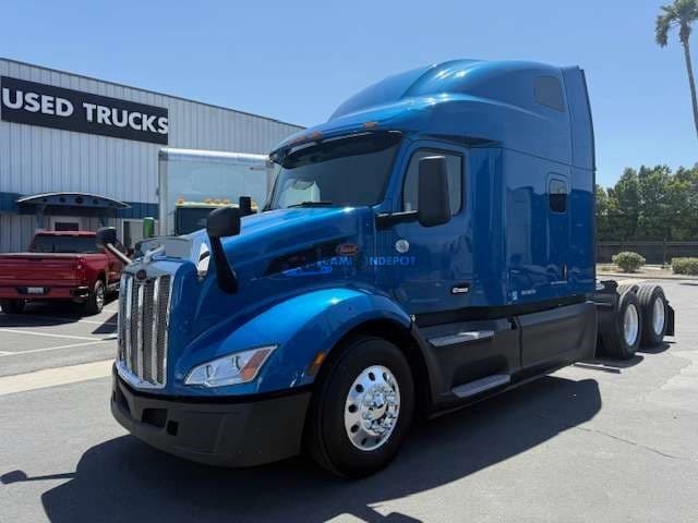 2022 Peterbilt 579 Sleeper Trucks