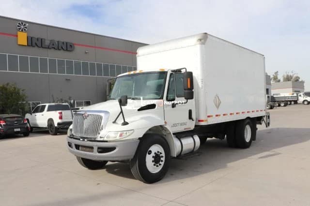 2016 International 4300 Box Trucks