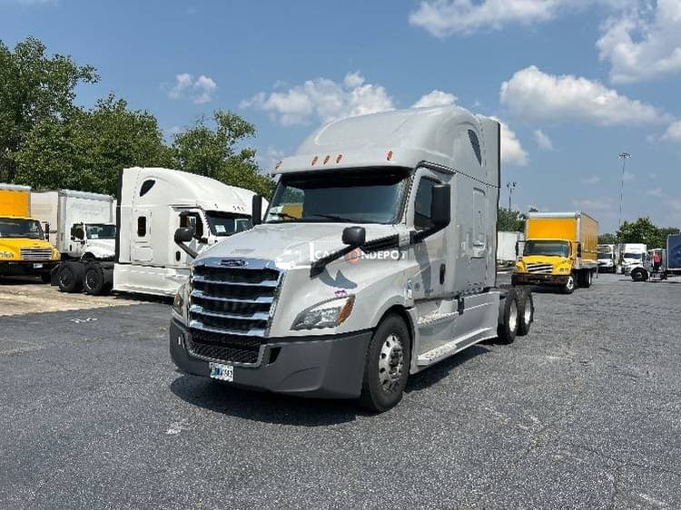2020 Freightliner T12664ST Sleeper Trucks