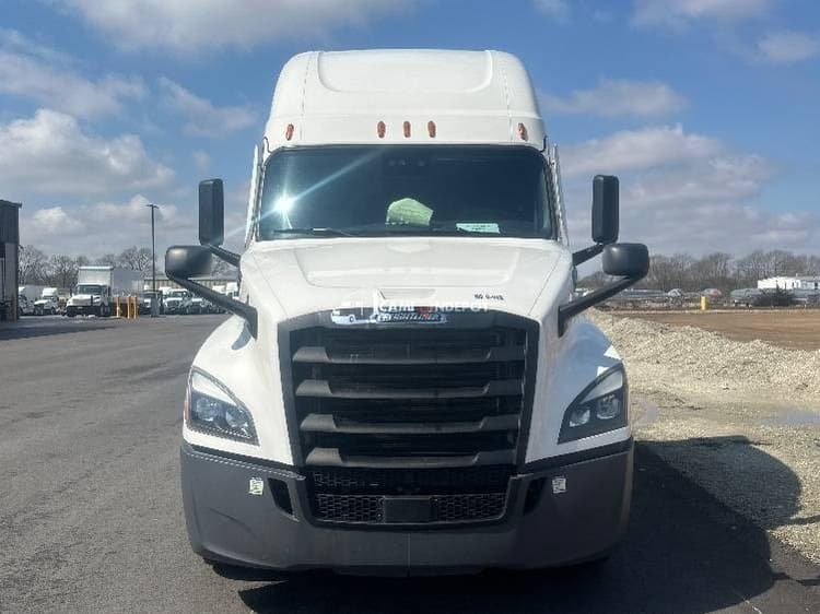 2021 Freightliner T12664ST Sleeper Trucks