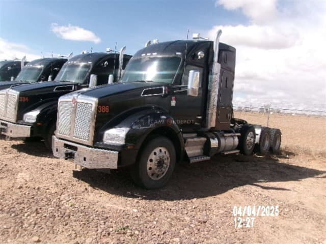 2023 Kenworth T880 Sleeper Trucks