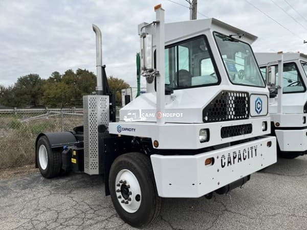 2024 Capacity TJ5000DR Yard Spotter Trucks