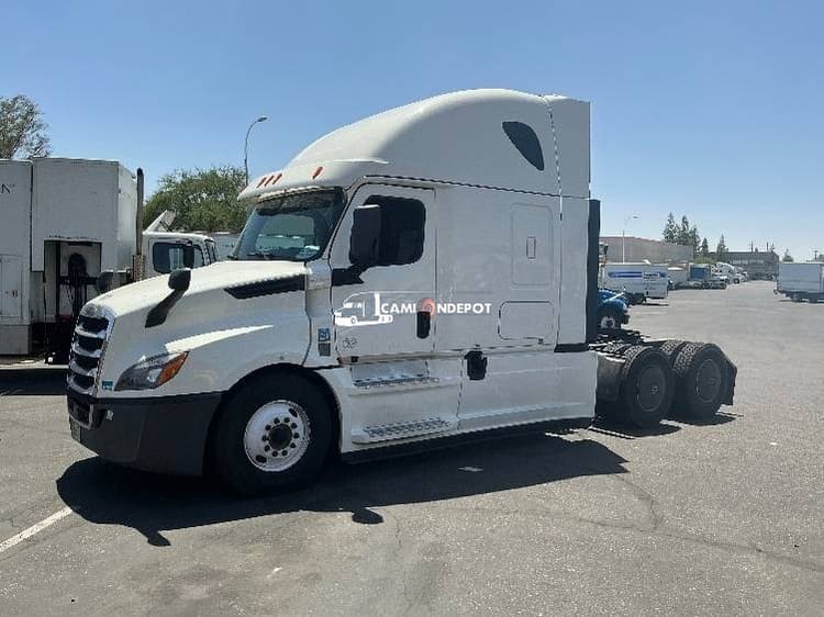 2020 Freightliner T12664ST Sleeper Trucks