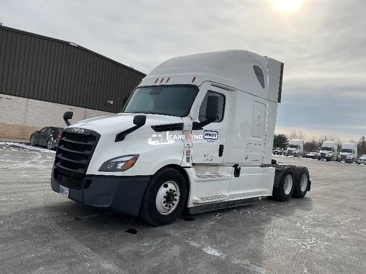 2020 Freightliner T12664ST Sleeper Trucks