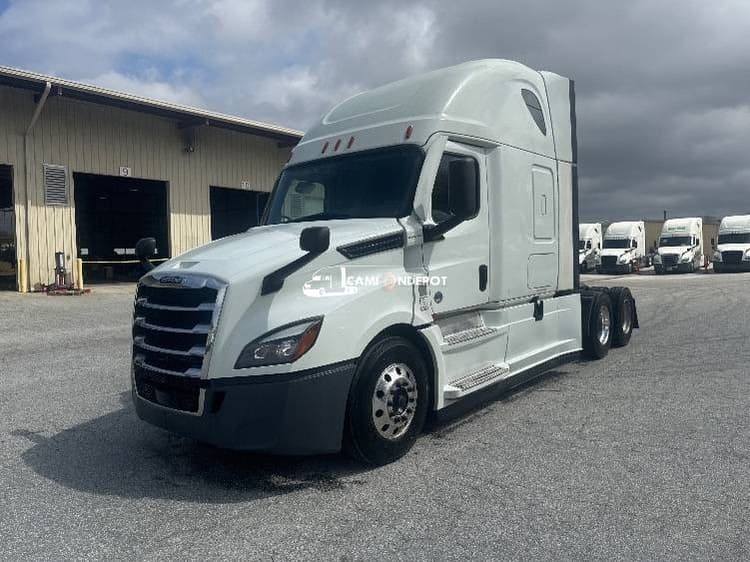 2021 Freightliner T12664ST Sleeper Trucks