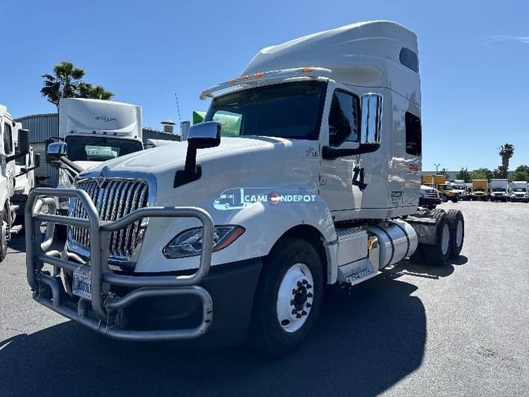 2020 International LT625 Sleeper Trucks