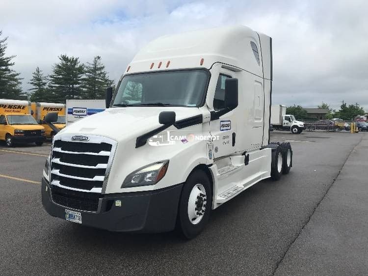 2022 Freightliner T12664ST Sleeper Trucks