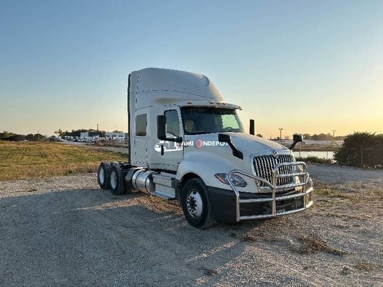 2020 International LT625 Sleeper Trucks