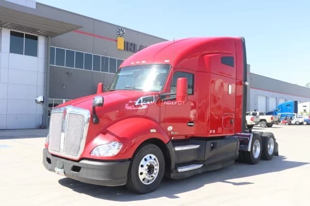 2017 Kenworth T680 Sleeper Trucks