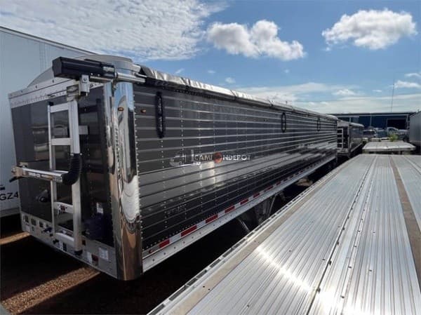 2025 Wilson DHW 750GM Trailers Grain Hopper 