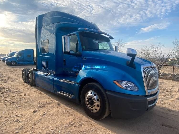 2020 International LT625 Sleeper Trucks