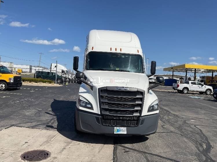2020 Freightliner T12664ST Sleeper Trucks