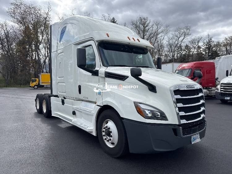 2018 Freightliner T12664ST Sleeper Trucks