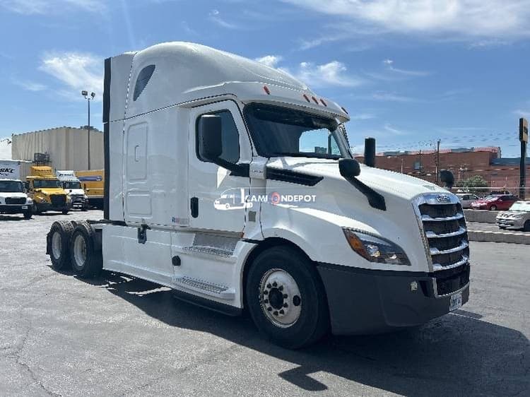 2020 Freightliner T12664ST Sleeper Trucks