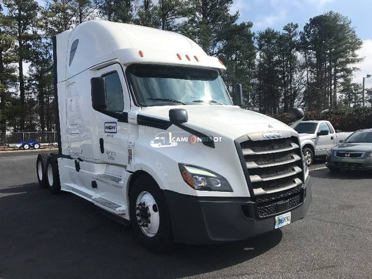 2020 Freightliner T12664ST Sleeper Trucks