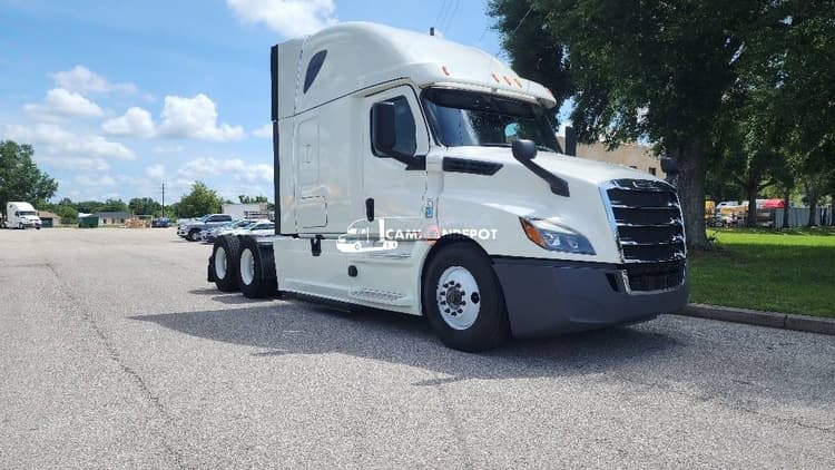 2020 Freightliner T12664ST Sleeper Trucks