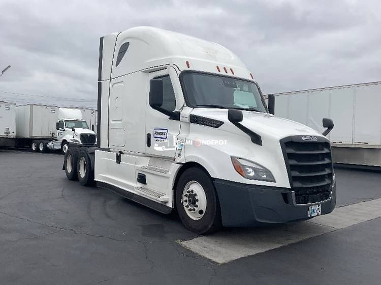2020 Freightliner T12664ST Sleeper Trucks