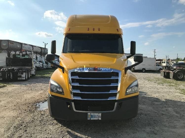 2020 Freightliner T12664ST Sleeper Trucks