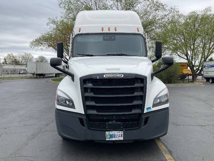 2021 Freightliner T12664ST Sleeper Trucks